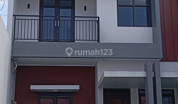 Rumah 2 Lantai Cantik Strategis Dekat Sumarecon Bekasi 1