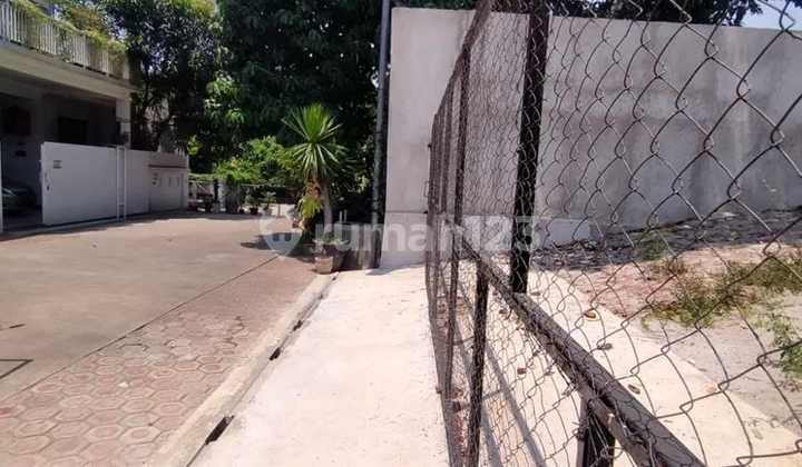 Strategic Land at an Affordable Price in Durensawit, Jakarta 2