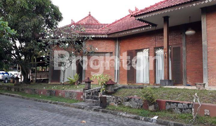 RUMAH TINGGAL MEWAH DALAM CLUSTER 1