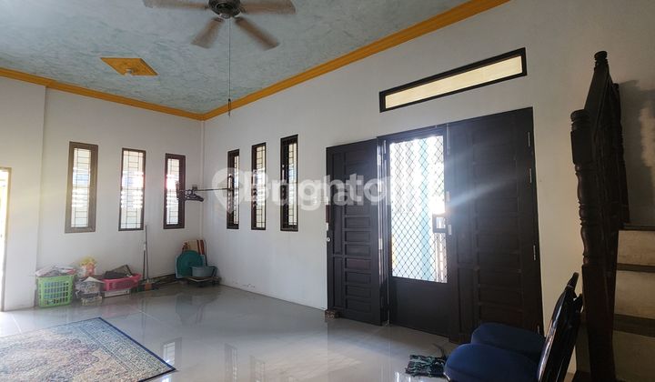 RUMAH DUA LANTAI POSISI HOOK DI BALIKAPAPAN SELATAN 
