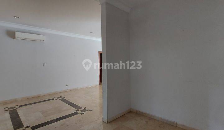 RUMAH MEWAH DI BELAKANG SENAYAN 4