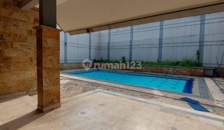 RUMAH MEWAH DI BELAKANG SENAYAN 12
