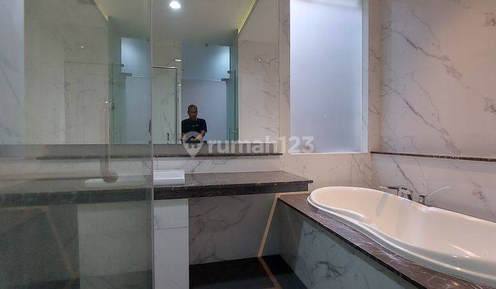 RUMAH MEWAH DI BELAKANG SENAYAN 14