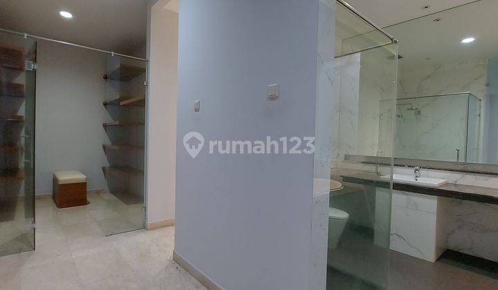 RUMAH MEWAH DI BELAKANG SENAYAN 15