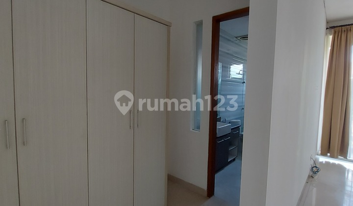 RUMAH MINIMALIS DENGAN SEMI FURNISH DAN POOL 2
