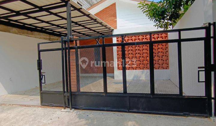 RUMAH BRAND NEW DIAPIT 2 PINTU TOL DI JAKSEL SELANGKAH KE MALL PONDOK INDAH 2