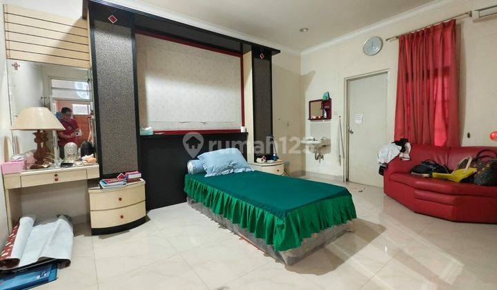 RUMAH TINGGAL DENGAN KOS2AN 7 KAMAR DI LT 3 2