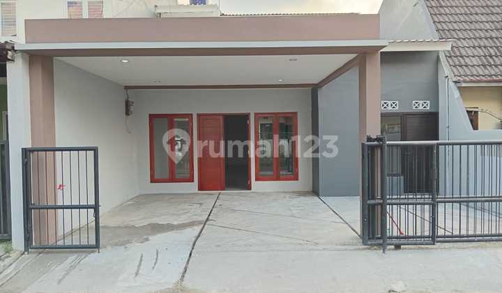 Rumah Huni Biasa Buat Kantor Rumahan Lingkungan Tenang 1