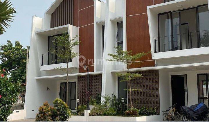 Harga Murah.Rumah baru Ready Dekat Pusat Bisnis Jakarta Selatan 2