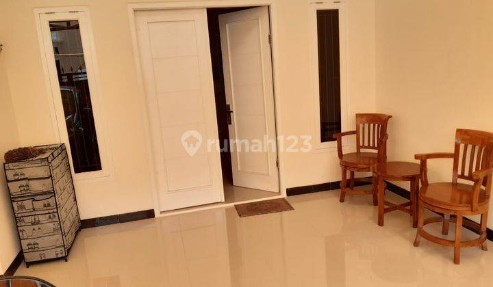 HARGA MURAH.RUMAH READY DI JAKARTA BARAT. SEMI FURNISHED.Bisa KPR 2