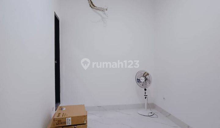 Rumah Mewah Semi Furnish di jakarta Barat.nempel Kampus Binus 2