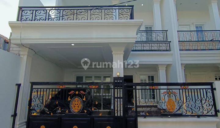 Rumah Baru Dalam Komplek Di Jakarta Barat Dekat Kampus Mercubuana 1