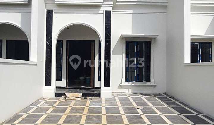 Di Jual Rumah Baru Dlm Cluster American Style di Kalimulya Depok 2
