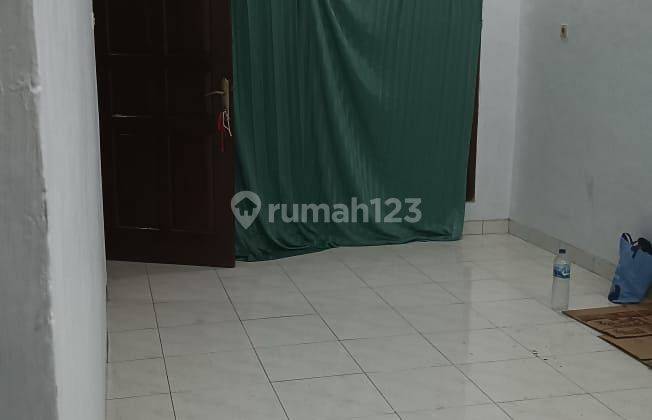 Di Jual Rumah Rapih SuPer Strategis di Depok 2 Tengah 2