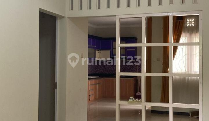 Di Sewakan Rumah Bagus Luas 180Meter Ber AC Siap Huni di Depok Di Sewakan Rumah Bagus Luas 180Meter Ber AC Siap Huni di Depok