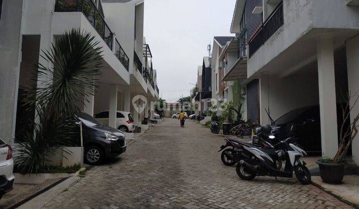 Di Jual Rumah Baru, Full Marmer di Jakarta Timur Superrr Strategis 2