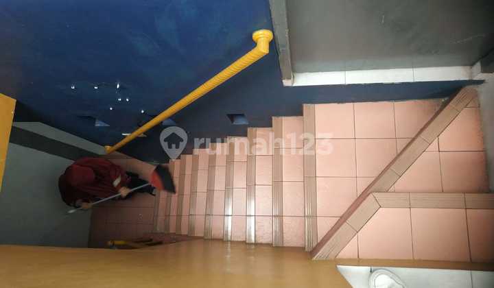 Cheap Rental: Perumnas House with Car Access in Depok 2 Tengah Cheap Rental: Perumnas House with Car Access in Depok 2 Tengah