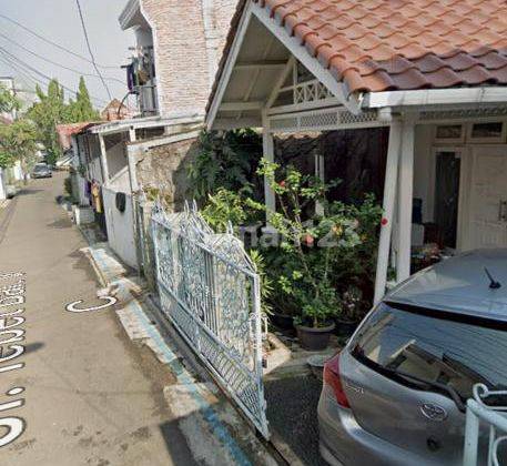 Di Jual Rumah Luas di Pusat Kota Jakarta Selatan 2