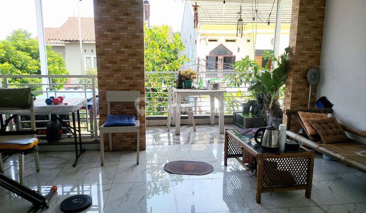 D Jual Rumah Luas Cantik Dekat Tol di Depok 2