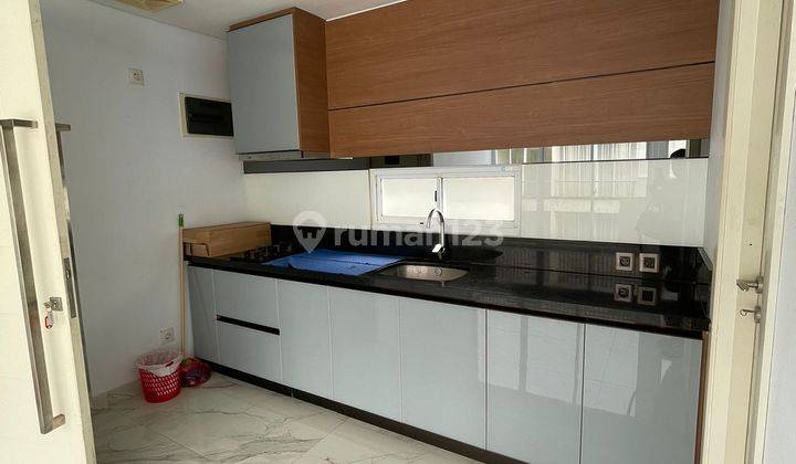 Disewakan Apartemen Rainbow Springs Gading Serpong 3