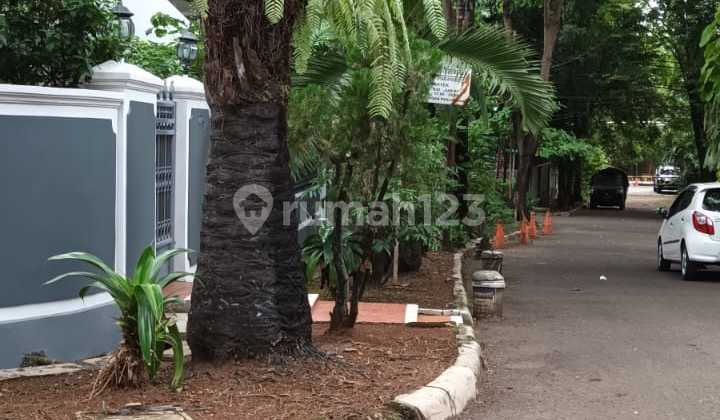 Rumah di tengah Kota Segitiga Emas di Gatot Subroto Akses Rasuna Said Bangunan sangat Kokoh dan Bagus 6