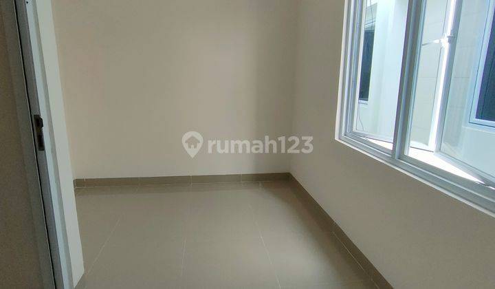 Rumah di jl. Kemayoran Jakarta pusat 2 Lantai SHM Bebas banjir lokasi strategis