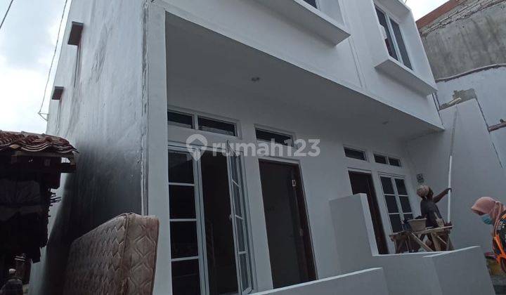 Rumah di jl. Kemayoran Jakarta pusat 2 Lantai SHM Bebas banjir lokasi strategis