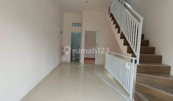 di  Rumah murah di Pisangan baru Jakarta timur 2 Lantai SHM Selatan