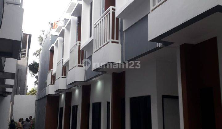 Di Jual Rumah Cantik  dekat stasiun Rajawali Jakarta Pusat 1