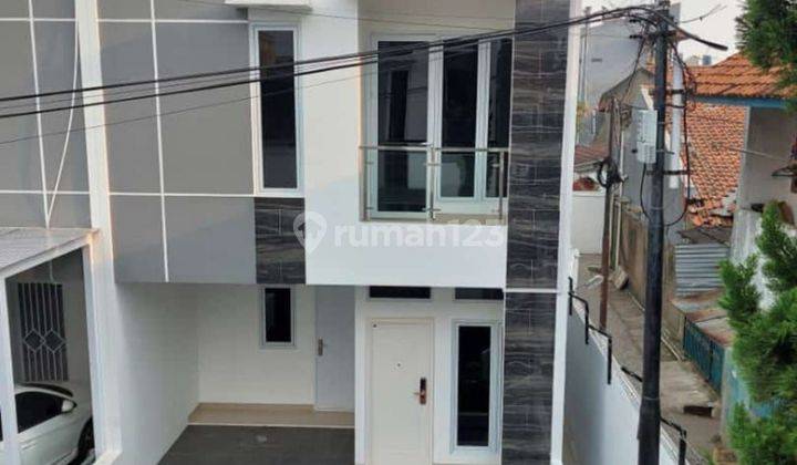 Di Jual Rumah Cantik Garasi 2 mobil di Matraman 1