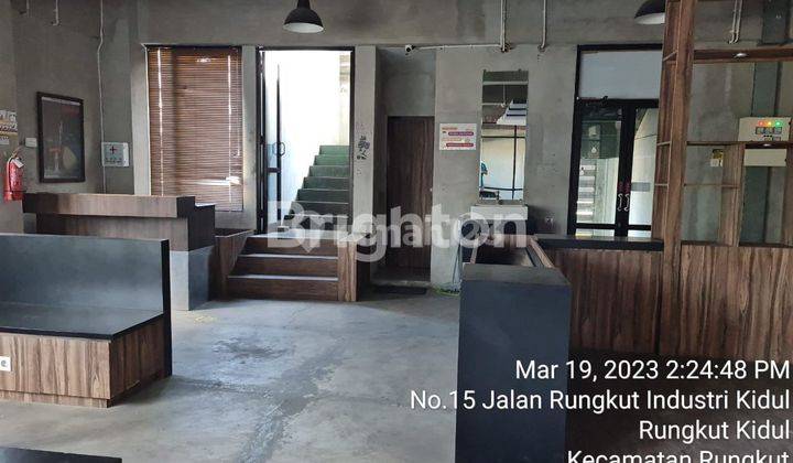 Gedung 4 Lantai Ex Cafe dan Resto Rungkut 2