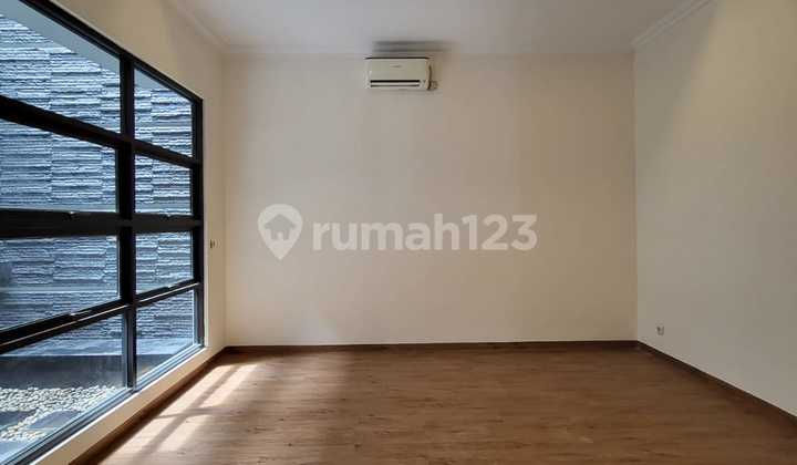 9572 - Rumah baru 2 lantai di emerald shm bagus harga menarik