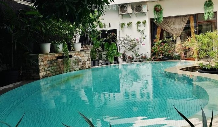 Semi Furnished House with Swimming Pool in Duren Sawit, East Jakarta Bs17053