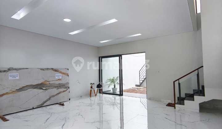 Rumah Baru Luxury Modern di Mekar Wangi