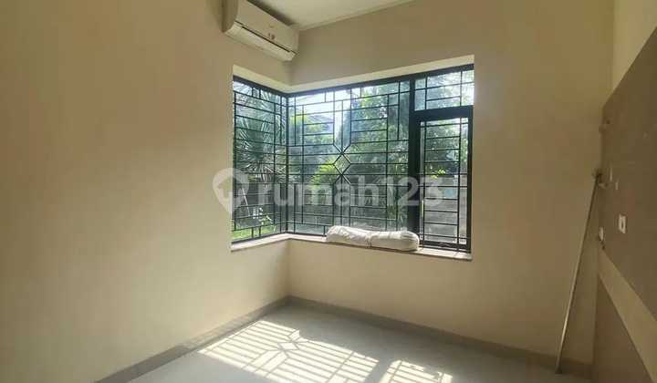 Nice House in Taman Surya Complex Near Pasir Koja Toll Gate