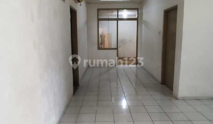 Disewakan Rumah Strategis di Gatot Subroto Bandung 9