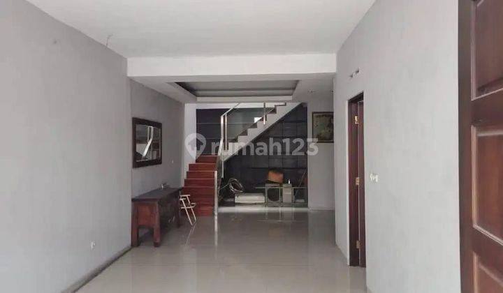 Rumah Minimalis di Jalan Bojongloa Astana Anyar 1