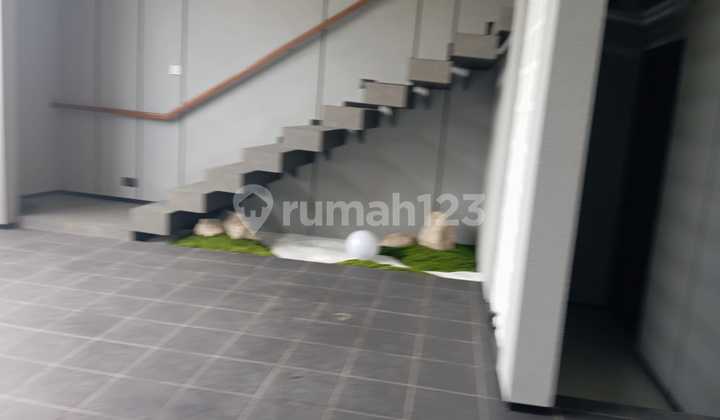 Rumah Baru Modern Design Setraduta Hegar 2