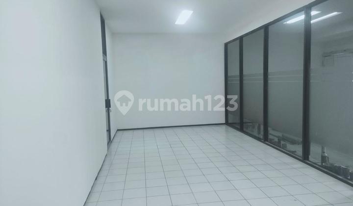 Strategic Business Space on a Busy Main Road in Cimahi, Near Alun-Alun