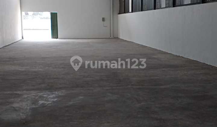 Strategic Warehouse on Soekarno Hatta Main Road
