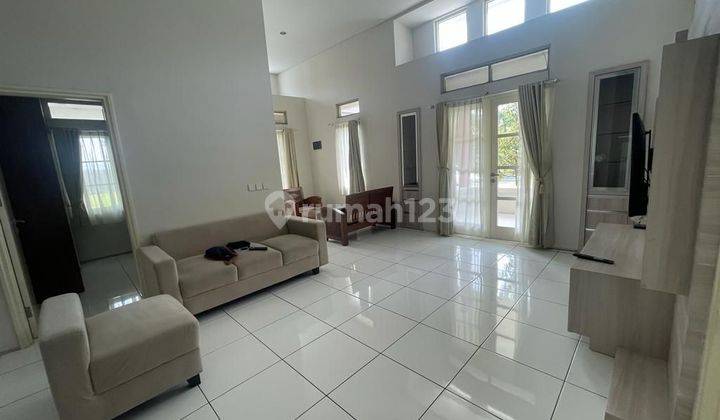 Sewa Rumah Cantik Furnish di Kota Baru Parahyangan 2