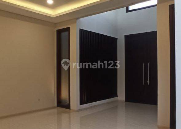 Rumah Modern Luxury Setraduta Grande Hadap Timur 2