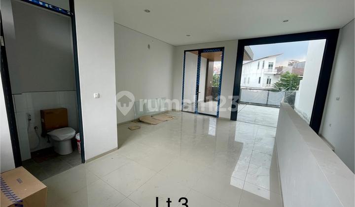 For Sale New Shophouse Ready to Occupy Strategic Main Road Location Setraduta Bandung 2