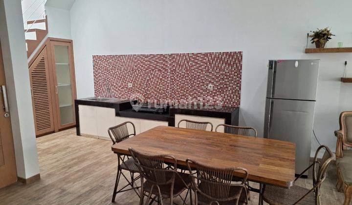Jarang Ada Rumah Cantik Full Furnish Di Singgasana Pradana 2
