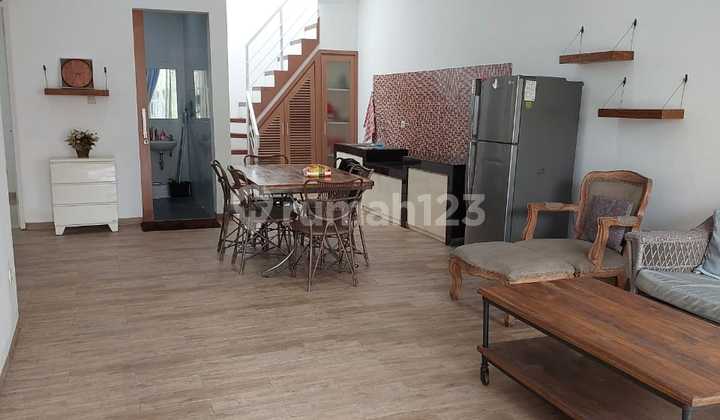 Dijual Langka Sekali Rumah Singgasana Pradana Cluster Bagus Siap Huni Dijual Langka Sekali Rumah Singgasana Pradana Cluster Bagus Siap Huni
