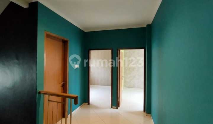 Strategically Located Shophouse on Busy Main Road, Mekarwangi 1