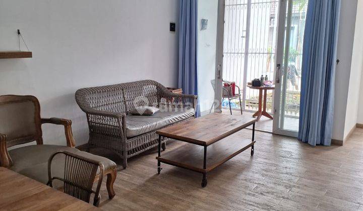 Jarang Ada Rumah Cantik Full Furnish Di Singgasana Pradana 1