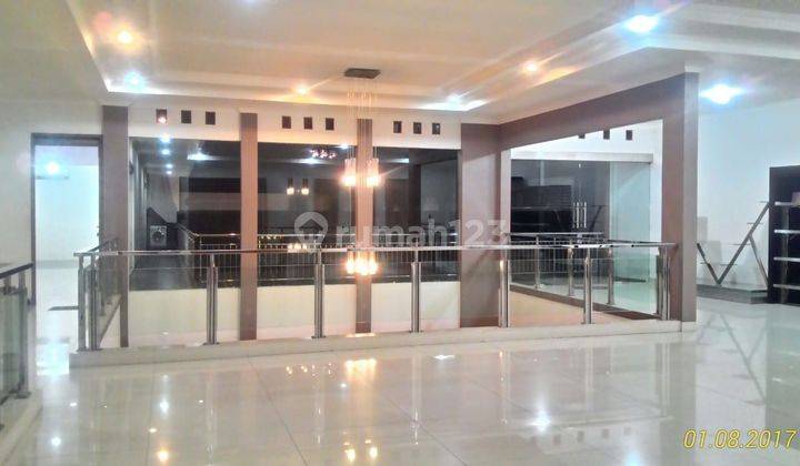 Rumah Mewah Luas Furnish Setraduta Lokasi Aman  Dalam Cluster 2