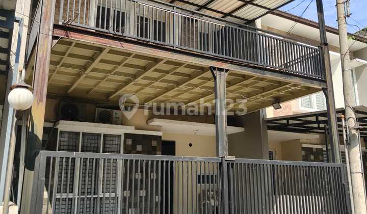 Beautiful Minimalist House Mekarwangi