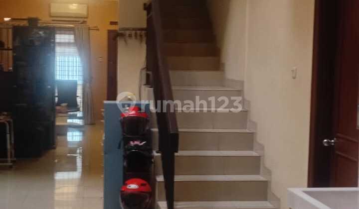 Rumah Minimalis di Mekar Wangi